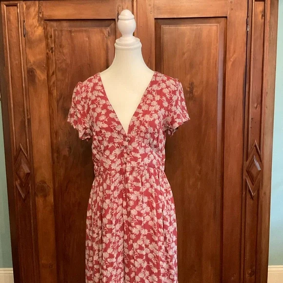 NWT! NATURAL LIFE Red and White Floral Maxi Dress - Picture 2 of 16